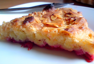 Plum and Almond Cake with Flaked Almonds 